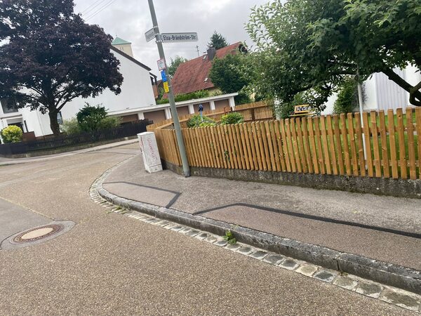 Zaunbau Augsburg – Hochwertiger Holzzaun Sichtschutz